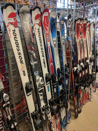 Sporting Goods Store «Play It Again Sports- Chesterfield, MI», reviews and photos, 50607 Gratiot Ave, Chesterfield, MI 48051, USA