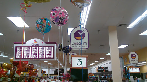 Supermarket «Giant», reviews and photos, 7919 Tuckerman Ln, Potomac, MD 20854, USA