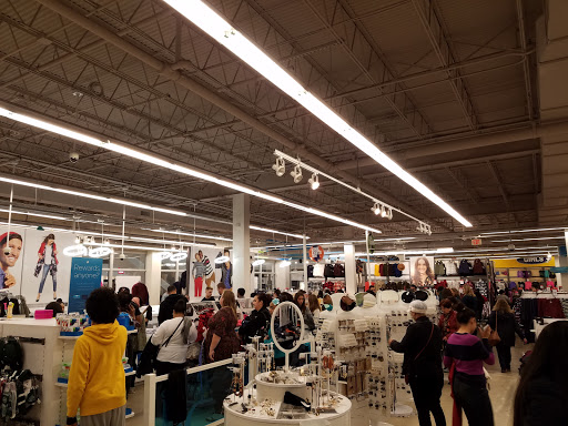 Clothing Store «Old Navy», reviews and photos, 1400 Willowbrook Mall, Wayne, NJ 07470, USA