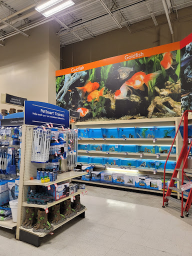 Pet Supply Store «PetSmart», reviews and photos, 20924 N Frederick Rd, Germantown, MD 20876, USA