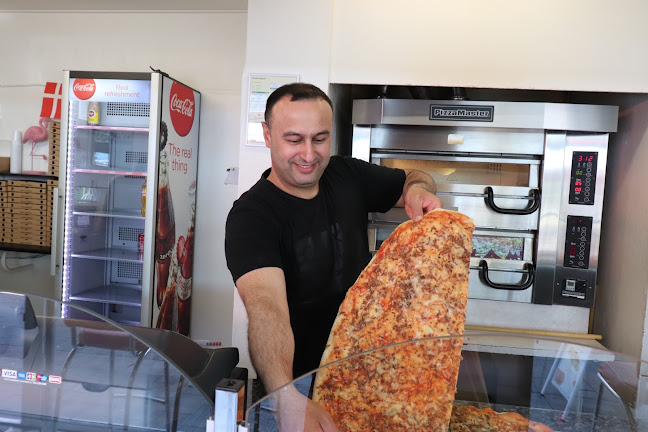 Flamingo Pizza V/Aydin Wahab - Pizza