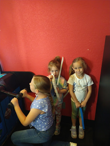 Pizza Restaurant «Round Table Pizza», reviews and photos, 616 NE 81st St, Vancouver, WA 98665, USA