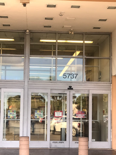 Clothing Store «Burlington Coat Factory», reviews and photos, 5737 NW 7th St, Miami, FL 33126, USA