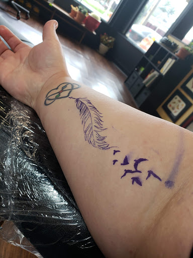 Tattoo Shop «Sacred Hand Tattoo Society», reviews and photos, 960 Parsons Ave, Columbus, OH 43206, USA