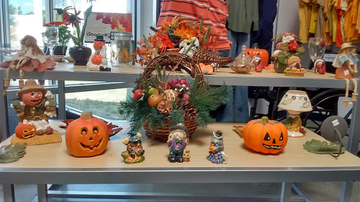 Thrift Store «Goodwill Warwick Retail Store», reviews and photos, 11061 Warwick Blvd, Newport News, VA 23601, USA