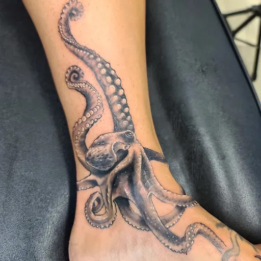 Explore kitty tattoo ideas, creative tattoo ideas in Fleetwood, available at Fodor Ink Tattoo Studio