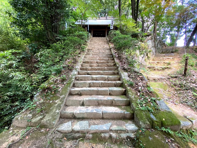 石亀神社