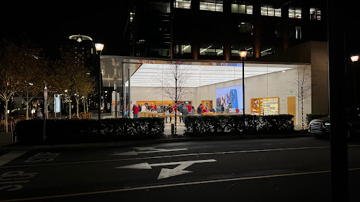 Computer Store «Apple Avalon», reviews and photos, 8130 Avalon Blvd, Alpharetta, GA 30009, USA