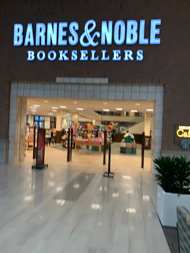 Book Store «Barnes & Noble», reviews and photos, 3 S Tunnel Rd, Asheville, NC 28805, USA