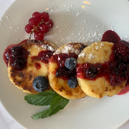 Photo n°50 de A la Ville de Petrograd à Paris ()