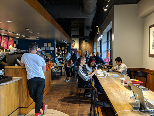 Starbucks, 3901 Peachtree Rd NE, Brookhaven, GA 30319, USA, 