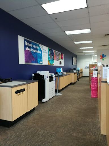 Print Shop «FedEx Office Print & Ship Center», reviews and photos, 1 W Rand Rd F, Mt Prospect, IL 60056, USA