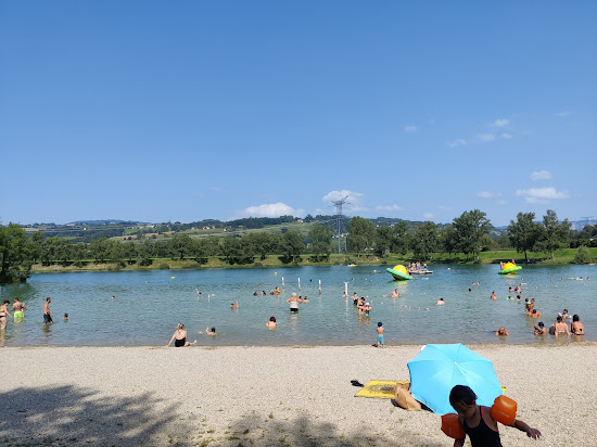 Romagnieu Lake Beach