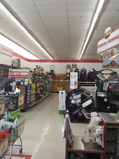 Home Improvement Store «Tractor Supply Co.», reviews and photos, 100 W Ardice Ave #1, Eustis, FL 32726, USA