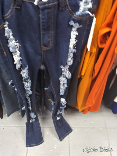 Beauty Supply Store «Hollywood Beauty Supply 4», reviews and photos, 7733 Olive Blvd, University City, MO 63130, USA