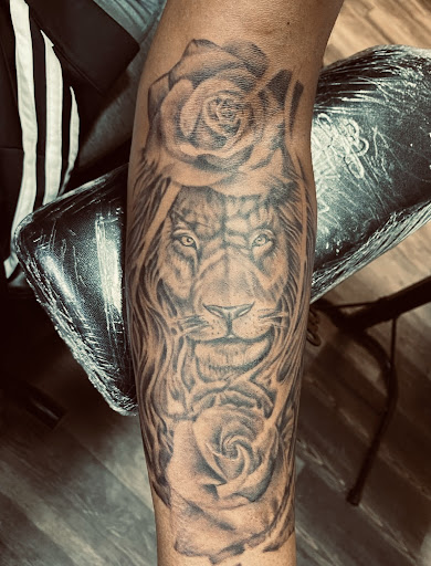 Explore siblings tattoo ideas, creative tattoo ideas in Warner Robins, available at Untold Pain Tattoo Studio