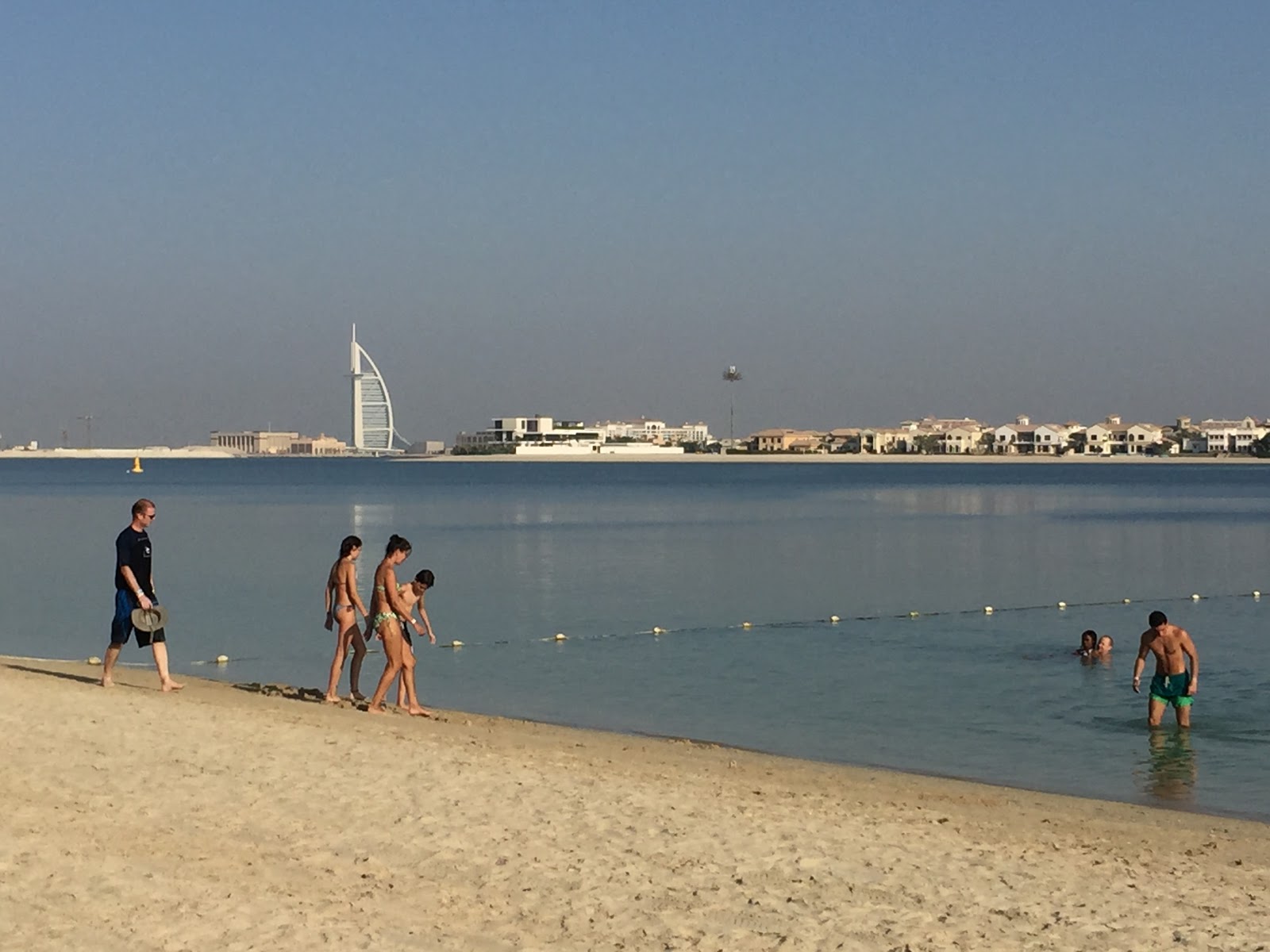 Fotografija Aquaventure beach z svetel fin pesek površino