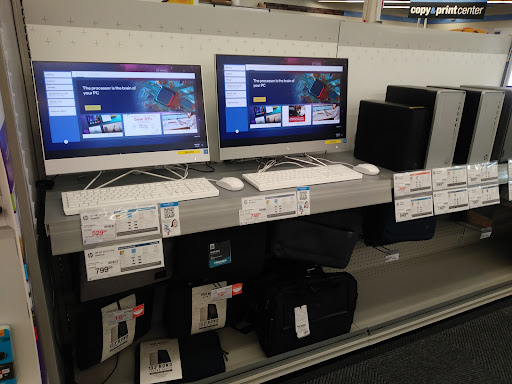 Office Supply Store «Staples», reviews and photos, 1207 N Landing Way, Renton, WA 98057, USA