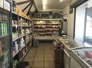 Photo n°4 de La Makolette de la Basoche Chez Lionel Et Élie Épicerie Casher à Les Pavillons-sous-Bois ()