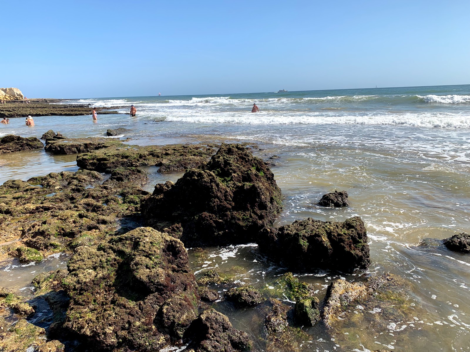Foto von Praia de Sao Lourenco und die siedlung