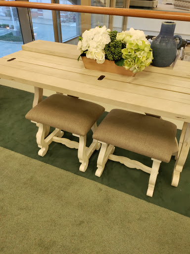 Furniture Store «Raymour & Flanigan Furniture and Mattress Store», reviews and photos, 917 Hartford Turnpike, Waterford, CT 06385, USA