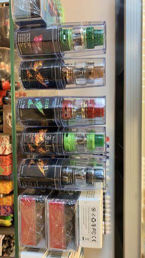 Tobacco Shop «Seaside Smoke and Vape shop», reviews and photos, 575 S Roosevelt Dr b, Seaside, OR 97138, USA