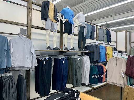 Clothing Store «Old Navy», reviews and photos, 20505 S Dixie Hwy, Cutler Bay, FL 33189, USA