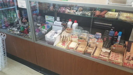 Liquor Store «Town Liquor», reviews and photos, 1127 W Algonquin Rd, Algonquin, IL 60102, USA