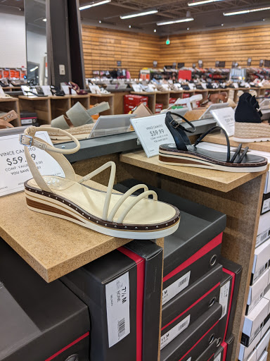 Shoe Store «DSW Designer Shoe Warehouse», reviews and photos, 8055 W Bowles Ave, Littleton, CO 80123, USA