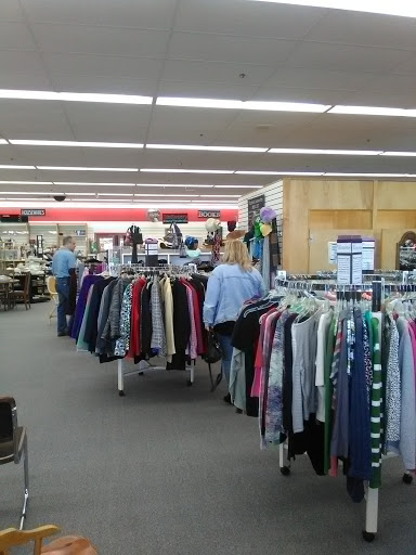 Thrift Store «New To You Upscale Resale Store», reviews and photos, 1700 W Roosevelt Rd, Broadview, IL 60155, USA