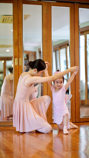 Sauté​ (ซอ'เธ)​ Dance Ballet Studio​