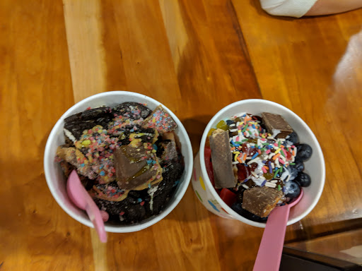 Frozen Yogurt Shop «Peaks Frozen Yogurt Bar», reviews and photos, 15600 NE 8th St, Bellevue, WA 98008, USA