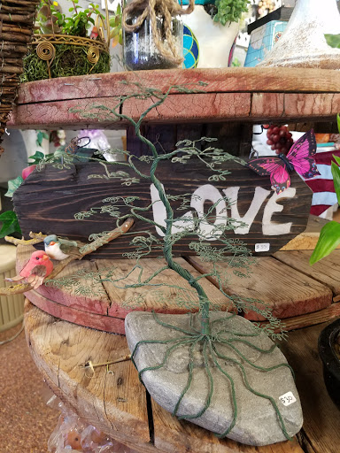 Florist «Little Flower Shop», reviews and photos, 616 High St, Delano, CA 93215, USA