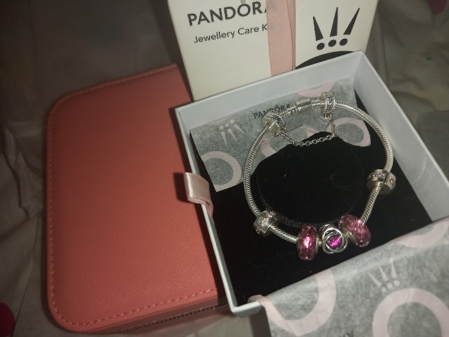 Reviews of Pandora Preston in Preston - Jewelry