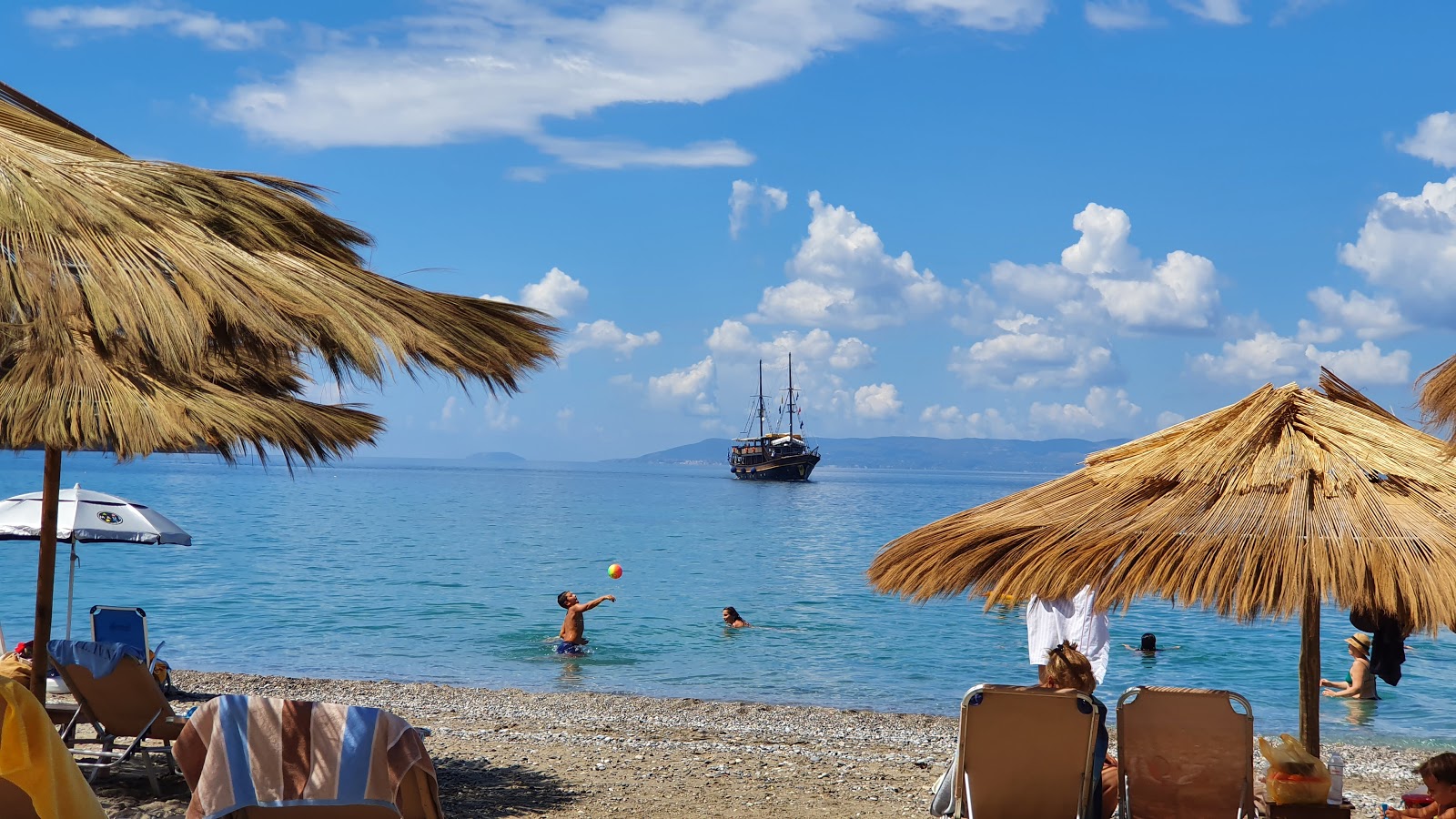 Sadova beach'in fotoğrafı imkanlar alanı