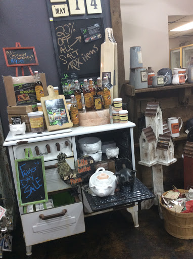 Florist «Sharp Floral & Gifts», reviews and photos, 584 Broadway Ave, New Johnsonville, TN 37134, USA