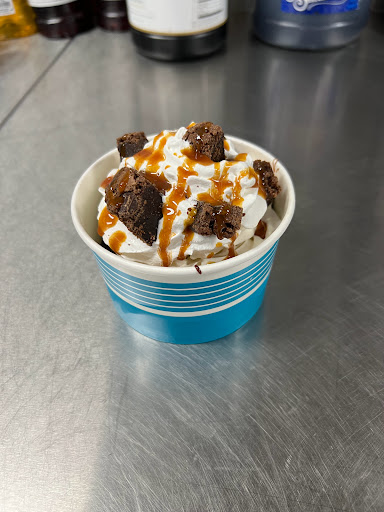 Twist & scoops ice cream