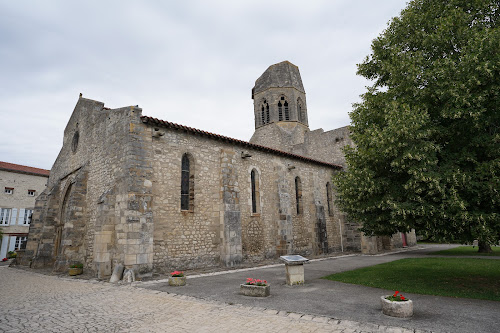 attractions Église Saint-Jean-Baptiste de Charroux Charroux