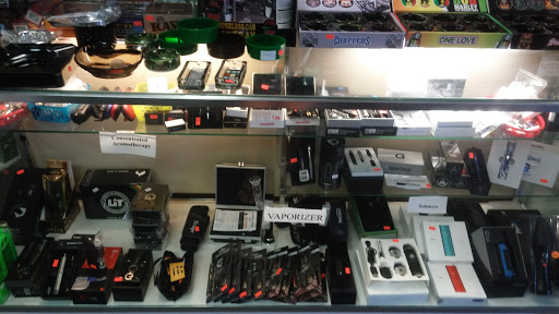 Tobacco Shop «One Love Tobacco & Gifts», reviews and photos, 7116 Gulf Blvd, St Pete Beach, FL 33706, USA