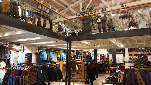 Clothing Store «Patagonia Santa Monica», reviews and photos, 1344 4th St, Santa Monica, CA 90405, USA