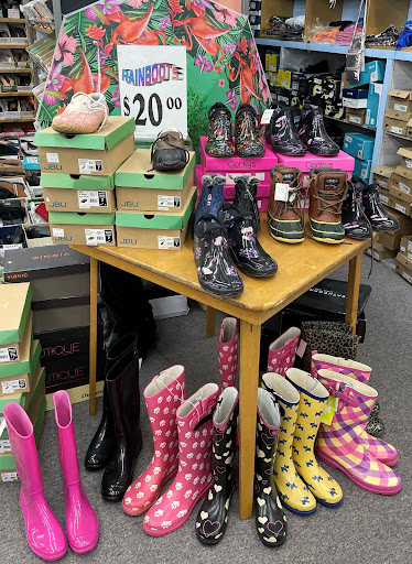 Shoe Store «Pix Shoes of Louisville», reviews and photos, 201 S Preston St, Louisville, KY 40202, USA