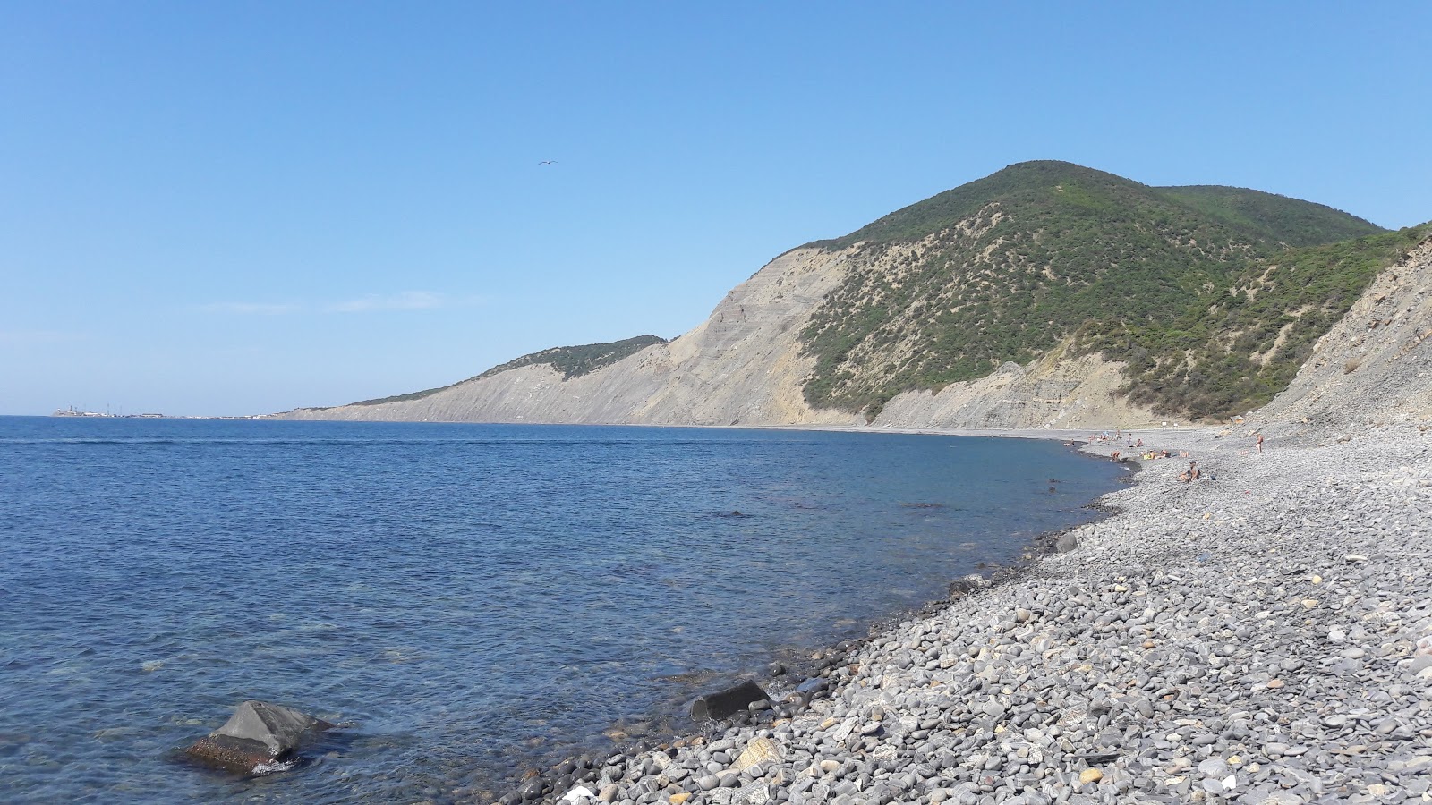 Photo of Laguna I with gray pebble surface
