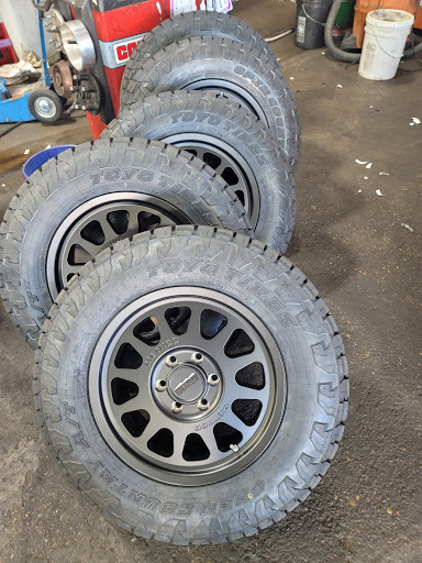 North Highlands Tire Pros image