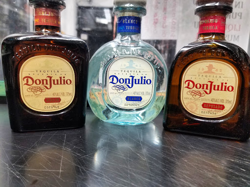 Liquor Store «Friendly Liquor Store Inc», reviews and photos, 69-15 Beach Channel Dr, Arverne, NY 11692, USA