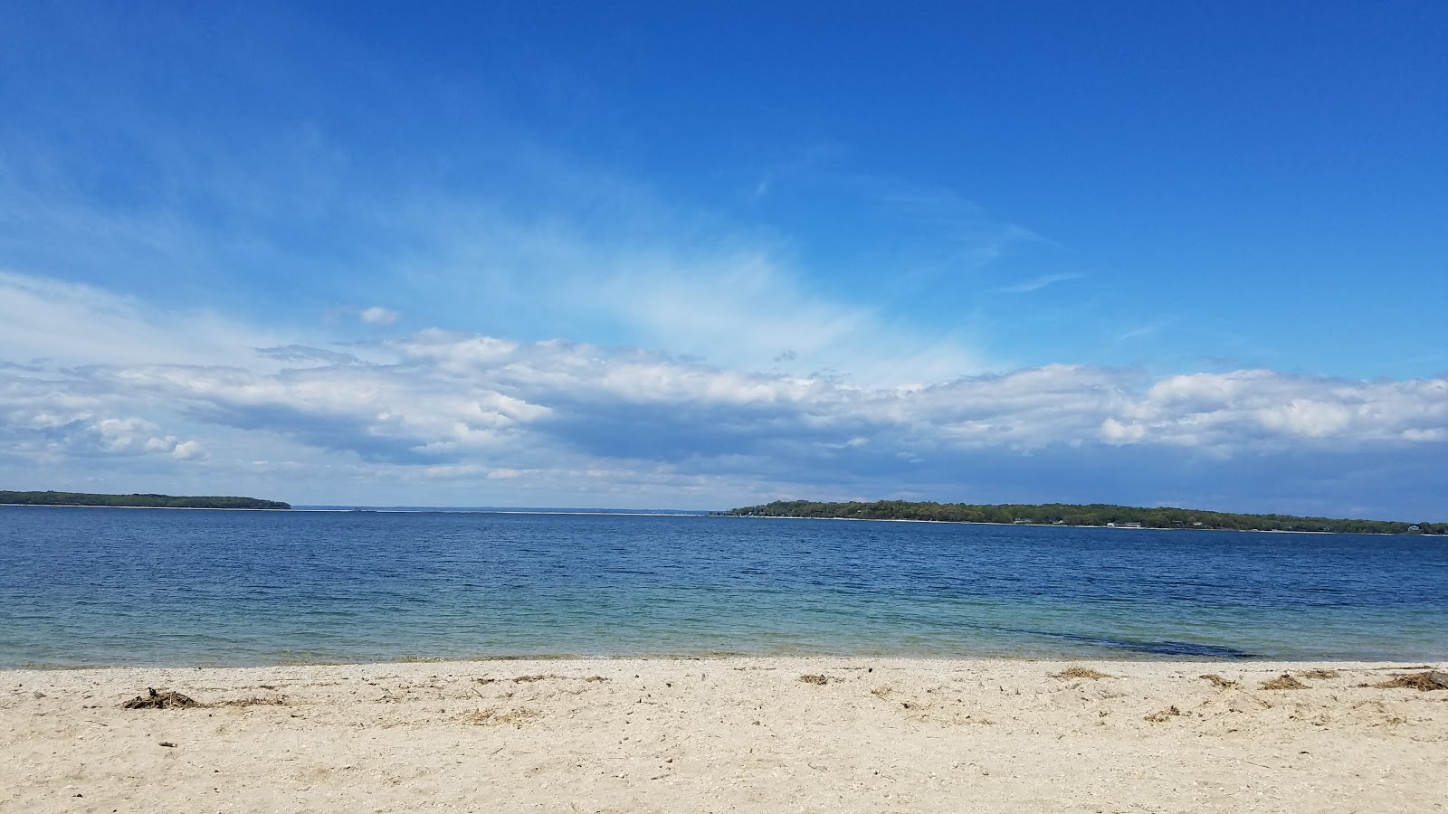 Centerport Beach on the map with photos and reviews🏖️