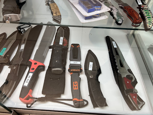 Pawn Shop «Cash Money Pawn & Gun», reviews and photos, 5015 Portsmouth Blvd, Portsmouth, VA 23701, USA