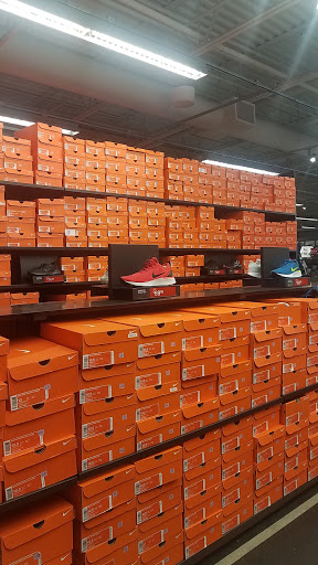 Sporting Goods Store «Nike Factory Store», reviews and photos, 1 Outlet Blvd #600, Wrentham, MA 02093, USA