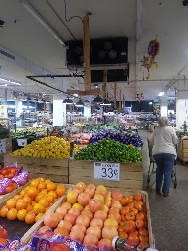 Grocery Store «Horrocks Farm Market», reviews and photos, 235 Capital Ave SW, Battle Creek, MI 49037, USA
