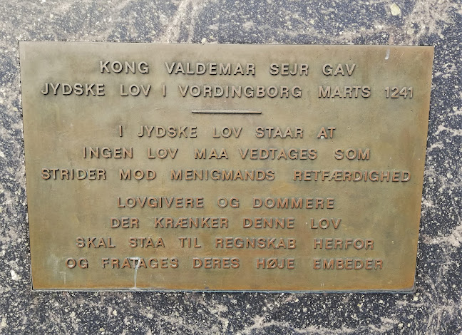 Anmeldelser af Statue af Kong Valdemar Sejr i Vordingborg - Kirke