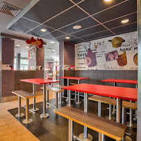 Atmosphère du Restaurant KFC Montigny à Montigny-lès-Cormeilles - n°13